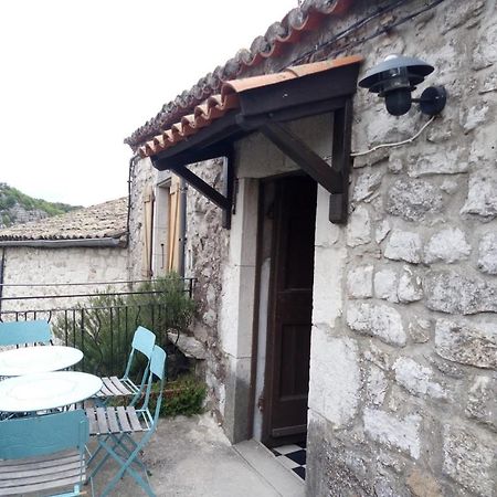Maison Pierre Et Voute Au Coeur Du Village Balazuc Bagian luar foto