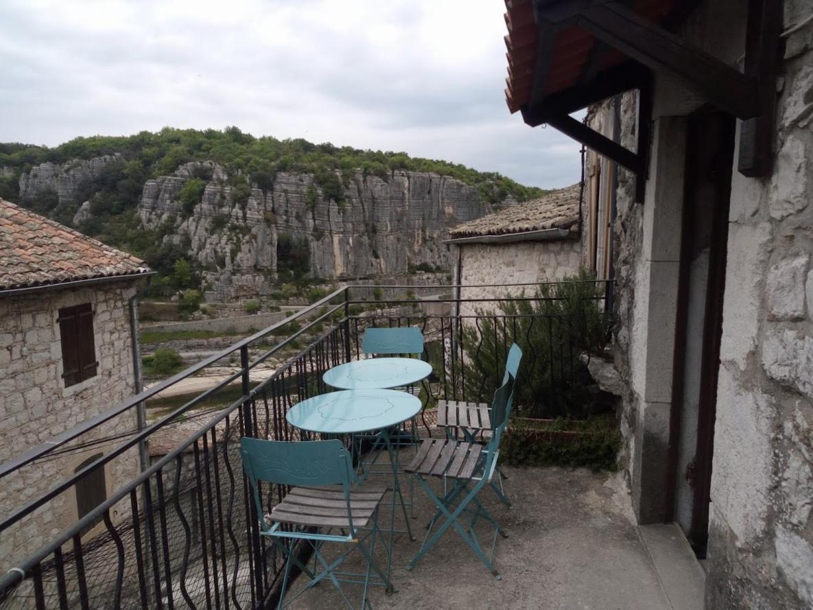 Maison Pierre Et Voute Au Coeur Du Village Balazuc Bagian luar foto