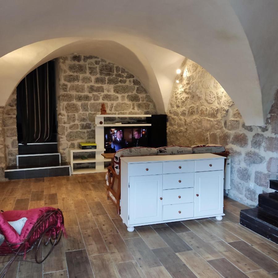 Maison Pierre Et Voute Au Coeur Du Village Balazuc Bagian luar foto