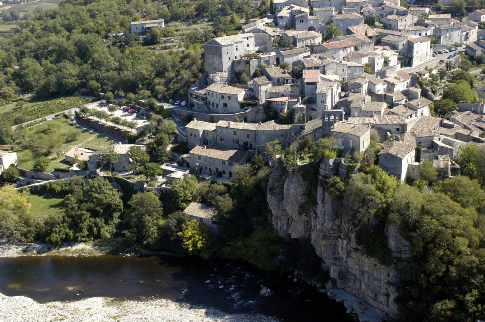 Maison Pierre Et Voute Au Coeur Du Village Balazuc Bagian luar foto