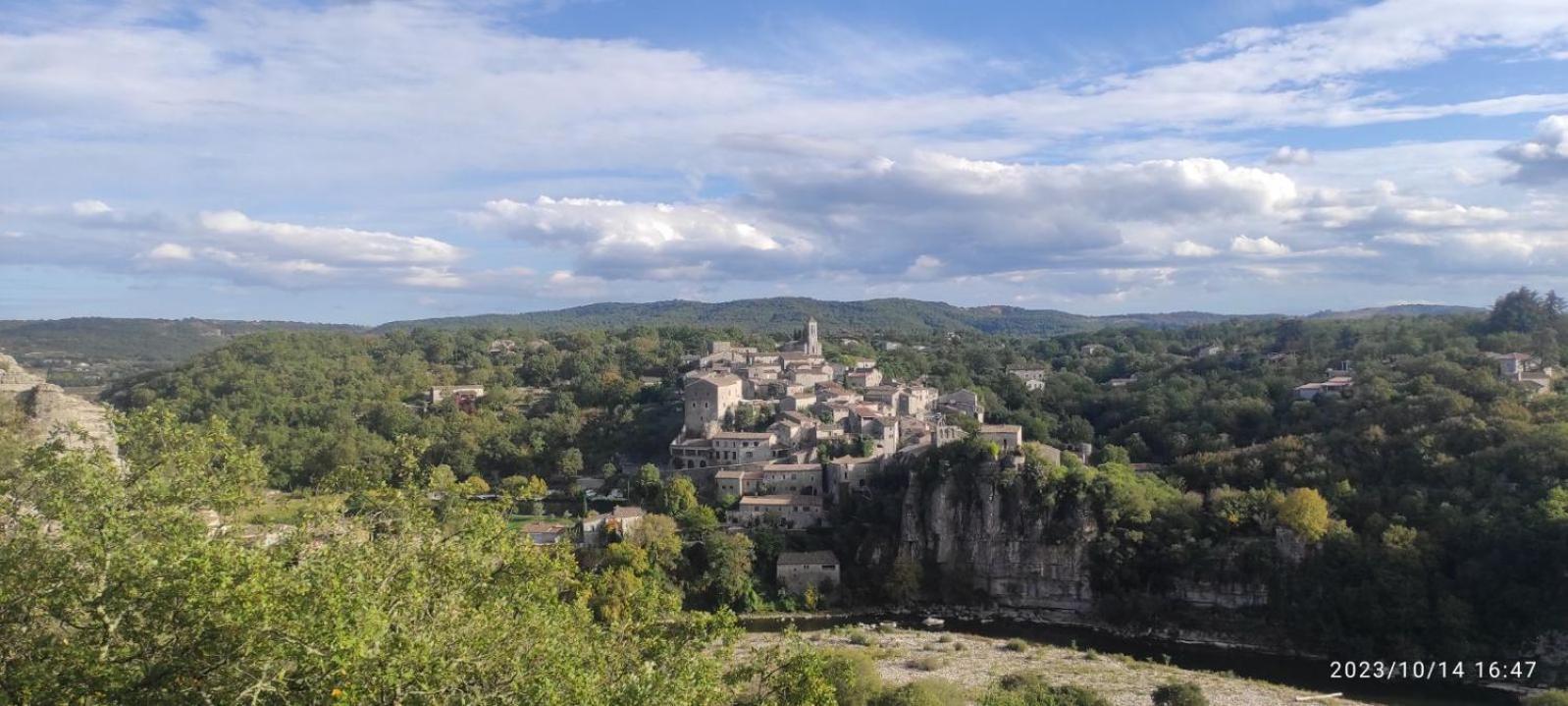 Maison Pierre Et Voute Au Coeur Du Village Balazuc Bagian luar foto