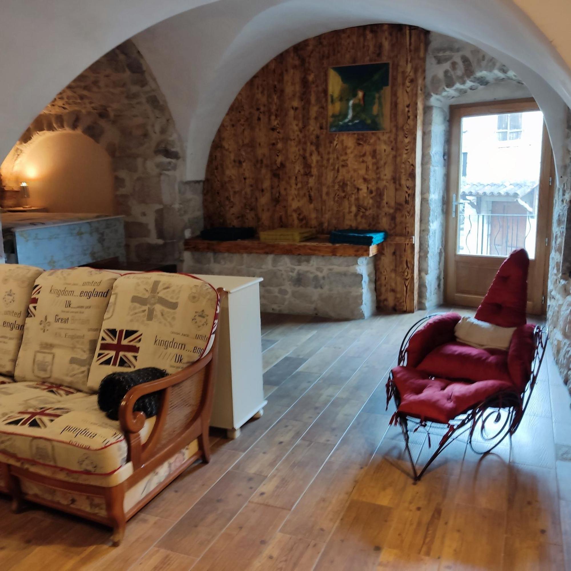 Maison Pierre Et Voute Au Coeur Du Village Balazuc Bagian luar foto
