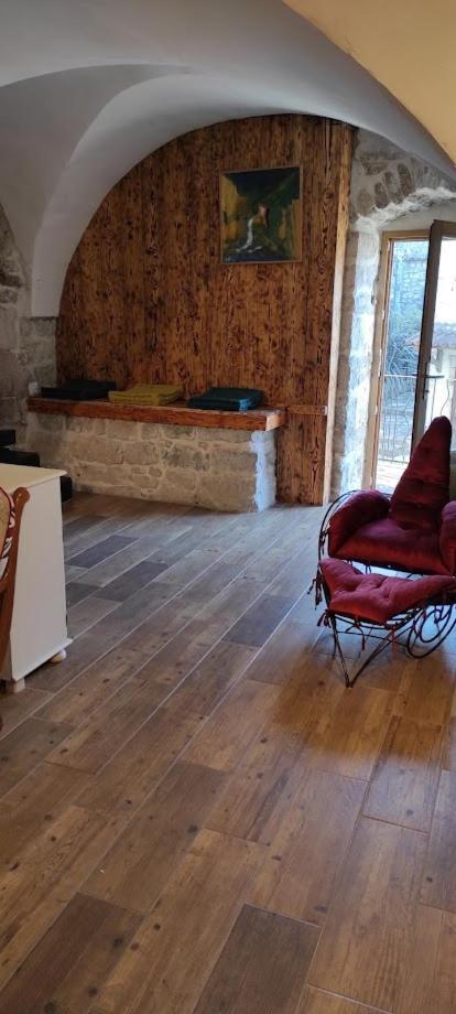 Maison Pierre Et Voute Au Coeur Du Village Balazuc Bagian luar foto
